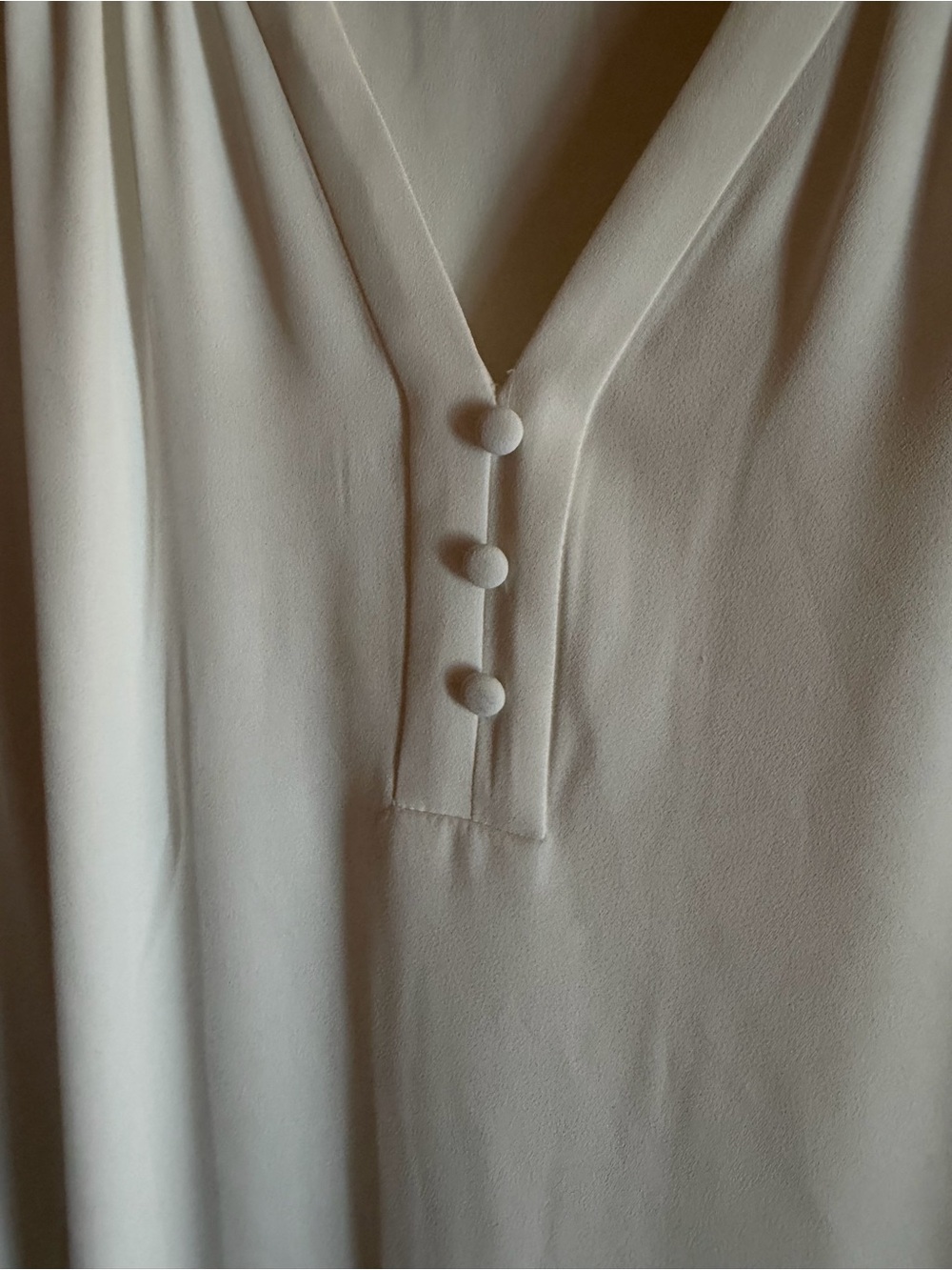 White House Black Market Cream Ruffle V-Neck Button-Trim Blouse - Picture 3 of 6